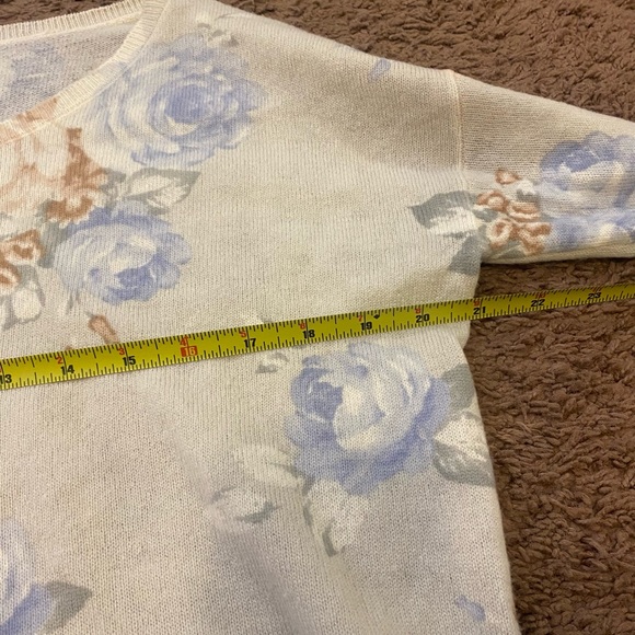 2 FOR $20 Joie 100% Cashmere Oversized Floral Sweater Gray Size XS *hole - Picture 10 of 10
